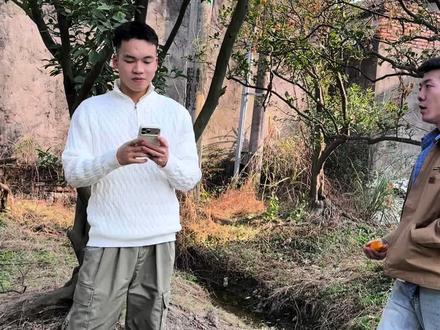 回村后朋友问我垃圾丢哪 我就这样#回村后的我