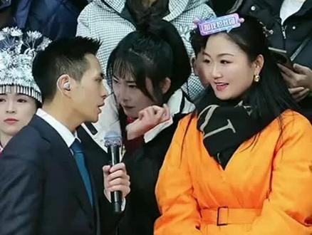 梦舞告别索图无删减版,我懒得剪辑了,看吧!还蛮感人的,好像梦舞送了一个手机给索图,梦舞和索图诚若100万粉丝再回来奉节,于是给她喊了第二次关注,又涨了几万粉丝。粉丝舍不得梦舞离开!#舞台现场