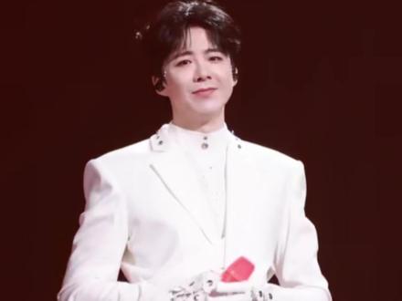 大连演唱会首唱《不然算了吧》
#刘宇宁 #刘宇宁演唱会 #音乐现场