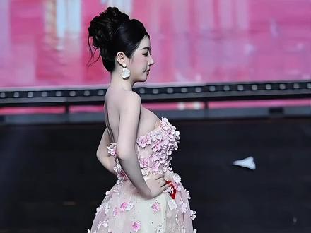 Ewa(伊娃)身姿绰约尽显东方韵味,凭独特魅力拿下选美最高荣誉
#2026全球中华小姐中国区总决赛 #选美大赛 #真实生活分享 #颜值 #高级感穿搭