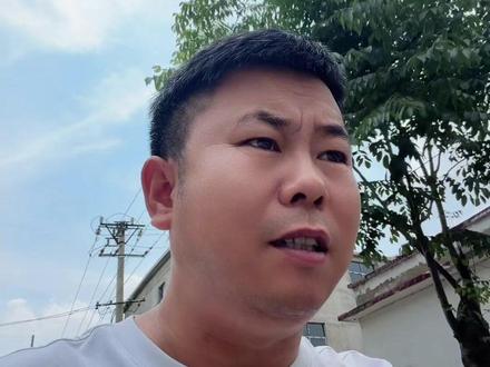 我看评论区很多家人们都觉得是我的问题,说我没有处理好,我也想让她们好好相处,我在中间也挺为难的啊,一边是妈一边是媳妇的,我能咋办?我也算劝我妈啊。#家庭 #记录真实生活 #日常vlog