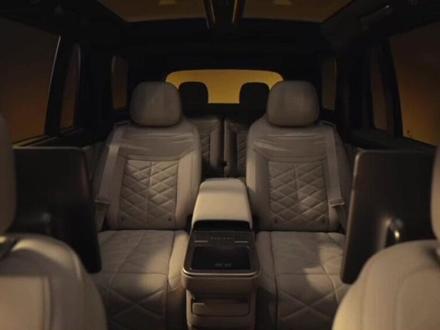 蔚来ES9 苏绣工艺 7座SUV 蔚来全新超5.3米的超大型SUV ES9将于4月9日发布! 预估38.8不带电池!这是要席卷9字辈市场!
#蔚来ES9 #国产之光 #最近上市的新车哪些值得买