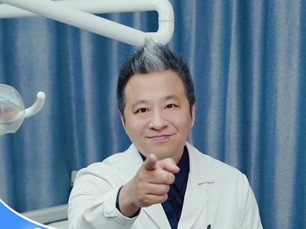 烤瓷牙掉了能自己粘上吗?#医学科普 #烤瓷牙 #牙齿健康