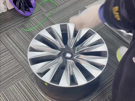 为什么你装的轮毂盖这么不好拆? 很可能因为自己拆的方式方法不太对,给大家一个通用的拆轮毂盖思路和教程
#特斯拉 #特斯拉轮毂盖 #modely #model3 #modely轮毂盖
