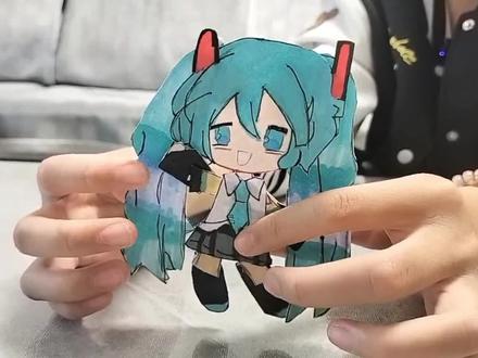 如何让画在纸上的卡通人物动起来?咱们来做一个能动能跑的纸片人 #可动纸片人 #纸片人 #动漫手绘 #卡通动画