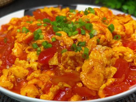 西红柿炒蛋看似简单,却总是做不出饭店的味道?其实只需掌握这个小秘诀 #抖音美食国潮味儿 #跟我学做菜