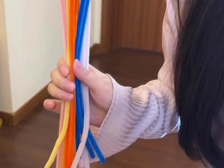 来了来了,狐尼克爪爪冰棍来啦,快艾特好朋友来做啦!#宝藏生活家企划 #疯狂动物城手工 #扭扭棒的100种玩法 #朱迪尼克的教程 #兔子朱迪狐狸尼克