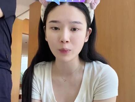 闷子澄清金添翼没有说脏话,并且原视频声音发出来
也澄清了,金添翼是个很可爱的孩子,#金添翼#金添翼的美少女妈咪 #金损狗