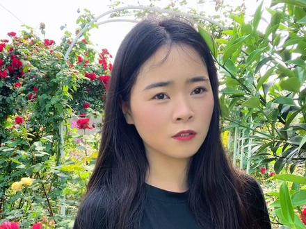 亲爱的花友们大家好,这条视频很遗憾地通知大家,花园于4.20号将停止对外开放,感谢大家的喜欢,能为大家带来快乐我非常荣幸,闭园之后我会对花园进行花后修剪,所以就不对外开放拍照打卡了,对外开放的初心不是为了赚钱,是我本人非常喜欢养花,是本着分享这份种植的喜悦,但今年的这个惨状有点让我心痛。请理解养花人的不易。明年春天我会酌情况再决定开不开园,希望明年春天我们还会见面。#月季 #我的花园#养花人的不易