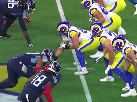 上次所长在战术讲解视频中提到的向后开球规则终于来啦!!橄榄球赛场上不仅可以向前传球,也可以合法的向后传球哦,感兴趣的小伙伴快来认真听课,不要在赛场上犯错哦!!!#橄榄球 #nfl #nfl星计划