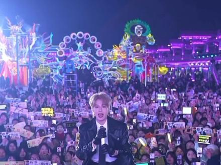 管他是现在未来 我都陪着你走#韩汶栩#万岁山#线下#合影#见面