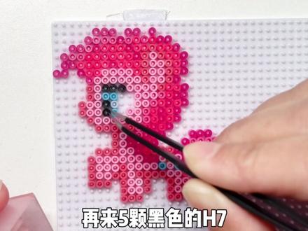 今天玩拼豆,拼什么小马呀? #幕后的林呱呱 #林呱呱手工