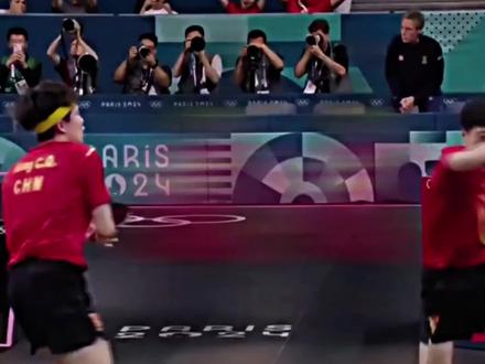 国乒男双的传承里,藏着一对最特别的组合,他们没有并肩走过十年荣光,却用六年默契,续写传奇;他们不是最“老牌”的搭档,却扛起了新老交替的大旗,让乒乓精神,在传承中熠熠生辉。#马龙#王楚钦#体育#国乒