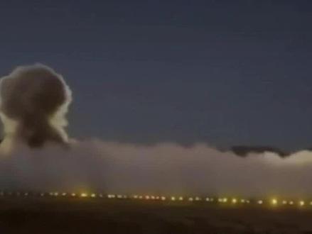 美军舰后勤补给港口被炸 #最新15分钟国际要闻#国际重大新闻#国际局势#军事科普#全球看点