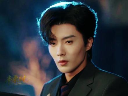 对她早就蓄谋已久,终于在一起啦太甜了!
#甜宠 #高甜来袭#她自万丈荣光#易延舟别钓了快表白#沈沛然今天后悔了吗@成都花花家剧场