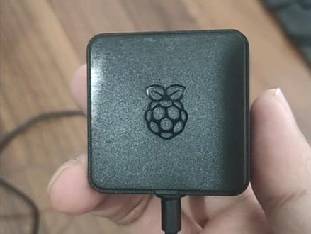 5年没配置过树莓派( Raspberry Pi )了,今天正好需要配置,从组装开始,把两个树莓派安装到一个壳中再往sd卡中烧录操作系统~ 这款树莓派虽然不支持Arch Linux,但支持Centos和ubuntu等linux版本操作系统~~