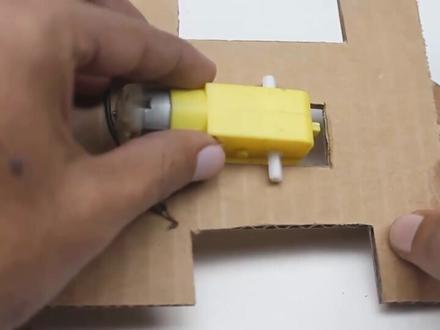 一步步教你制作一辆纸板卡车,最终效果让人眼前一亮