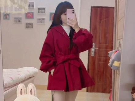 姐妹们看看这件衣服要不要留……#红色大衣
