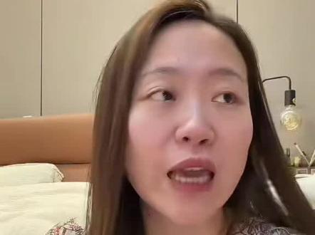 她家境挺殷实的,我父母都知道她,打算让我毕业就跟她订婚”
“ 我家境也殷实啊”