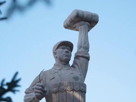 崇尚英雄,争做英雄。在这片英雄的土地上,精神仍在传递,故事仍在续写。#国防教育公开课 #八一爱民学校