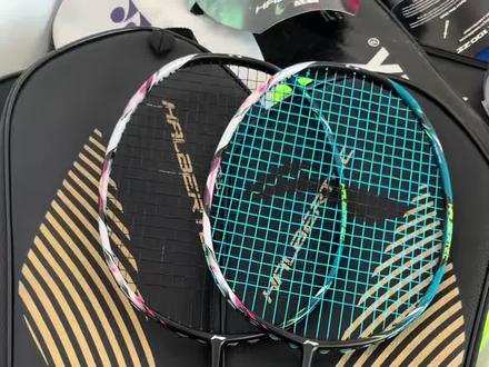 半价急售9000POWER 4u5🏸 全新无暇的9000POWER 4u5🏸,原底无塌陷修复~关注下单还送手胶哦!#9000power #战戟9000power #羽毛球拍 #羽毛球拍推荐 #羽毛球装备