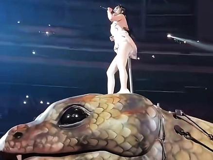 视觉盛宴美杜莎女王依林再现🤟〽️最强震撼🔆👍#蔡依林台北小巨蛋演唱会 #演唱会现场 #蔡依林 #舞台魅力 #地表最强