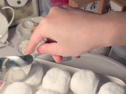 快来看主包自制的霉豆腐#亲手制作 #手作球 #手作球捏捏 #解压视频 #手作diy