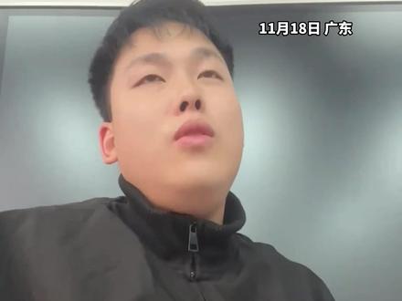 11月18日,广东,“在家带孩子的妈妈,累是真的,崩溃也是真的,无助也是真的...”,老师走心跟同学们分享:自从当了妈妈,不能休息,害怕生病,没有聚会,没时间聊天,网友:听哭了!真的说到心坎里了,妈妈需要的可能是家人的理解和支持。(素材来源@他们的石头弟弟 )