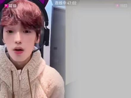 “王卓越他就是超级喜欢我”
#史迪鸭