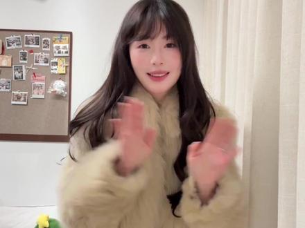 过年美翻所有人的外套🧥外穿单穿都绝美! 我真的是很会买漂亮衣服啊闺蜜!!!无广分享!这几件衣服都是我自己买了一直在穿,并且穿着率很高的,优缺点视频里都有讲,希望大家都能过个美美年❤️#今天穿什么 #ootd穿搭 #皮草穿搭 #过年就要美美哒#抖音合集升级计划