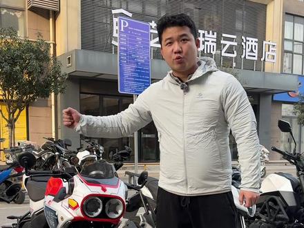 最新拿下一排xo和st狒狒 成色都非常精品 喜欢来聊#xo狒狒 #st狒狒 #二手摩托车