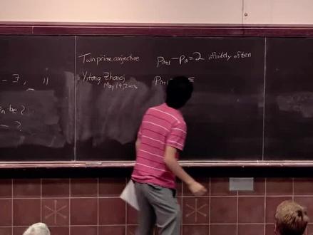 “韦神”目前职位曝光,助理教授实际就是正高级别?人才没有被埋没。#韦神 #韦东奕 #北京大学 #人物故事