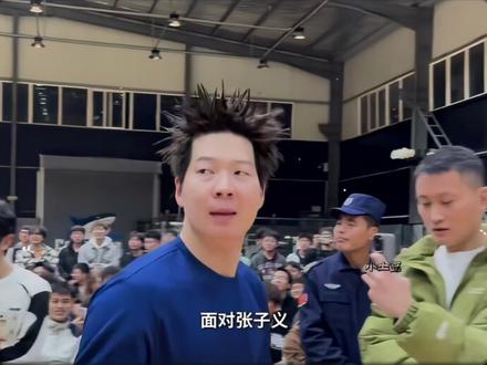 他是靠“碰瓷”罗斯火遍全网的的超级草根,却用最差的静态天赋,打出了最狂妄的篮球人生,从被嘲笑的“尬师傅”到公认的“绝杀之王”他究竟经历了什么#篮球 #刘守元 #刘守元的故事