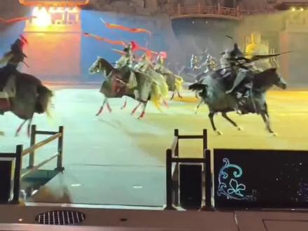 #我要上热门 超详细的琅琊古城一日游攻略,演出地点+推荐节目+必看的演出,点赞收藏好!#来琅琊把年味调到最大档 #临沂人春节也太会玩了 #琅琊古城#国秀琅琊@DOU+小助手 @DOU+上热门