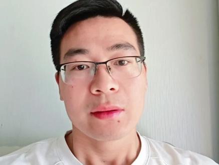 马上端午了,咱们余干赛龙舟的鼓声又要响起来啦!关于赛龙舟,罗律师有以下三点提醒大家注意:第一,龙舟下水,先走程序;第二,救生衣是保命的,保险一定要买对; 第三,龙舟要挂红旗,黑、黄旗莫挂。#端午赛龙舟#民俗活动#余干瑞洪#公益普法@南昌罗律师