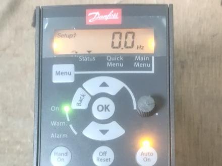 丹佛斯变频器FC51系列,外部启动,面板旋钮调速。