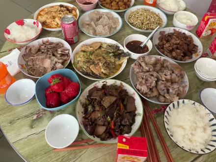 #家的味道 #过年美食 #团圆饭 你们家头一天都吃啥了晒出来😂
