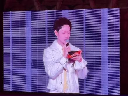 婚礼司仪开场来的
#橹穆 #来自天堂的魔鬼 #新年音乐会 我的手一直在抖😭