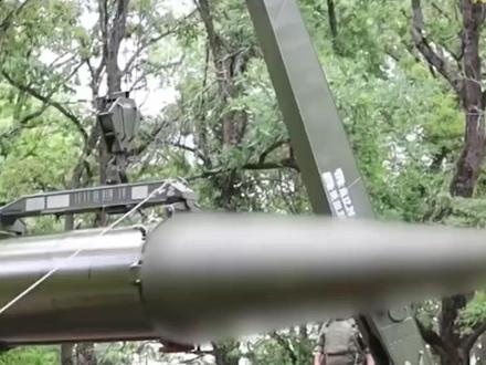 星链又帮了大忙,俄集束弹火力覆盖,直接炸毁海马斯消灭上百乌军 #全球创作者计划 #零基础看懂全球 #硬核深度计划 #俄乌冲突