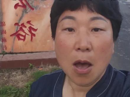 免费为收割机师傅提供维修服务和保养。不抽你一根烟,不收你一分钱,主打一个襄阳人实在。吊装,电焊,气割,场地统统免费。麦收路上有困难,直接来襄阳市襄州区古驿镇207省道旁宏裕挂车!张春节张总提供免费服务,收割机师傅可以相互转发,祝您们今年割麦子顺顺利利,满载而归! #襄阳 #湖北三农 #小麦收割 #农机 #助农