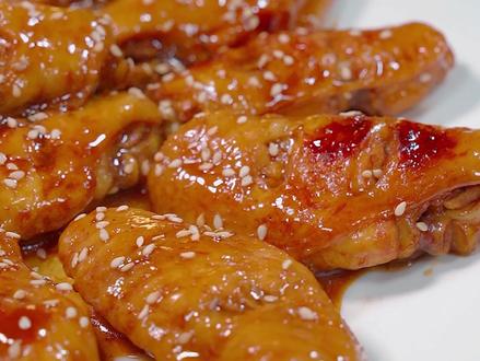 还有14天过年了,年夜菜不知道做啥我来教你,今天第二十九道“可乐鸡翅”寓意展翅高飞,大吉大利,过年做上一道这个菜,预祝大家新的一年大鹏展翅,福泰安康。#年夜菜 #年夜菜合集