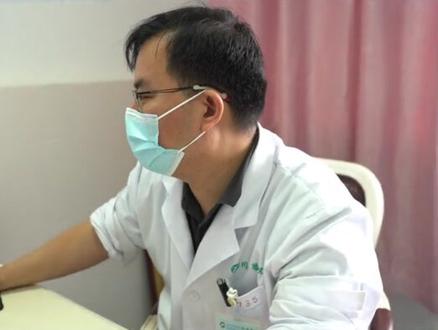 小伙耳朵被人咬掉一大块,事后却发现咬错了,来找我修复耳朵。#耳缺损 #耳朵 #咬伤