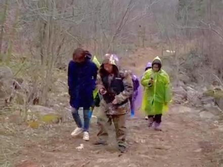 突发!女大荒野求生团折损一半,节目直接停摆? #大学生最美家乡推荐官 #常德壶瓶山 #壶瓶山大学生荒野求生#全女荒野求生综艺@大学生家乡推荐官