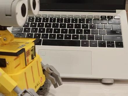 自制掌上瓦力!眼睛眉毛都能自由活动 你喜欢瓦力小机器人吗?现在你也能简简单单自己做一个啦。材料清单步骤全公开。不是开源模型炒冷饭,都是猪宝自己慢慢设计出来的,全网独家哦
#瓦力 #儿童益智 #机器人总动员 #手搓万物 #知识前沿派对