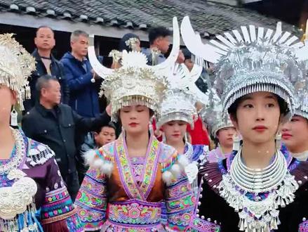 大袍苗寨芒篙节
新年的祈福