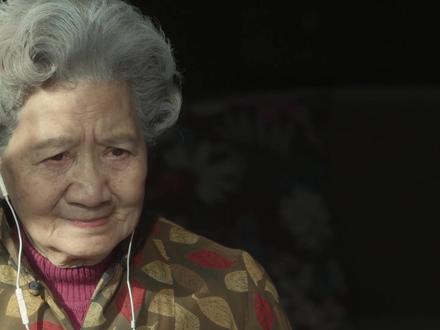 2015Apple新年广告-老唱片