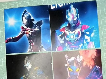 快来做一个可以无限翻的奥特曼卡片吧,超级简单,只要有卡纸和胶水就可以,喜欢的的话就收藏起来吧#奥特曼 #幼儿手工 #抖音手工