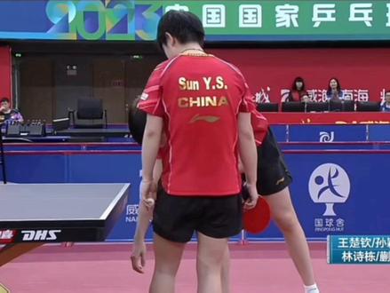 莎莎头头坚定自信,加油#2023国乒威海热身赛#孙颖莎王楚钦 #比赛现场 #世界冠军 #孙颖莎