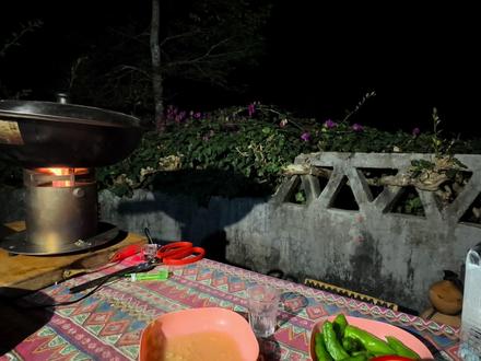 沙大厨的柴火炉真棒,柴火做的饭那叫一个香,人间烟火气十足#户外美食