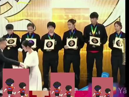 历史总是惊人的相似,聪明的哥妹俩🤣#孙颖莎王楚钦#2025南京乒超总决赛颁奖仪式#中国乒乓 #现场live #颁奖仪式